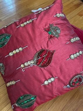 New set of two Christmas Kim Seybert Holiday Christmas decorative beaded pillow